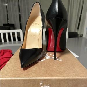 Never worn “So Kate” Christian Louboutin’s